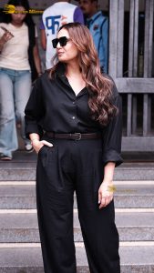 actress Huma Qureshi beautiful in black dress