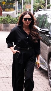 actress Huma Qureshi beautiful in black dress