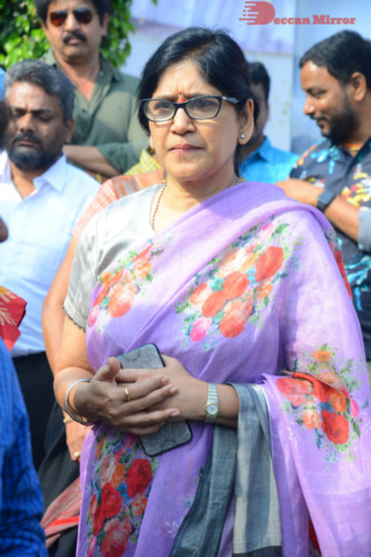 Telugu Movie Ichata Vahanamulu Nilaparadu shoot begins with Sushant and Meenakshi Chaudhary 