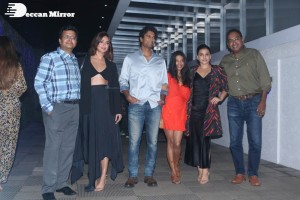 Bollywood Actors Ileana D’Cruz and Vidya Balan hang out with American Actor Sendhil Ramamurthy