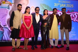 Ilu Ilu 1998 Premiere attended by Aamir Khan, Elli AvrRam, and Pushkar Jog