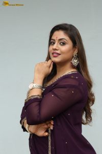 actress inaya sultana cute photo shoot