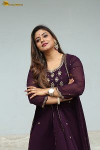 actress inaya sultana cute photo shoot