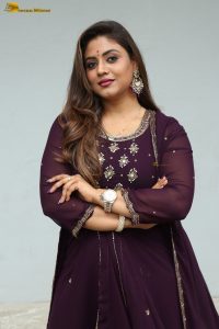 actress inaya sultana cute photo shoot