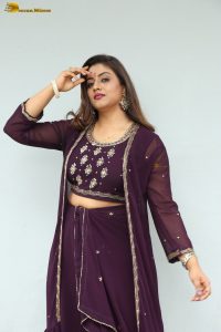 actress inaya sultana cute photo shoot