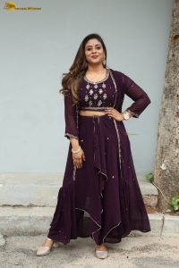 actress inaya sultana cute photo shoot