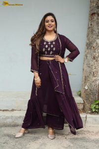 actress inaya sultana cute photo shoot