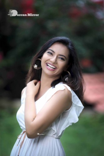 Isha Chawla photoshoot