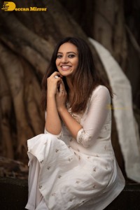 Telugu Actress Isha Chawla photoshoot