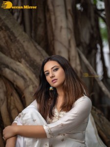 Telugu Actress Isha Chawla photoshoot