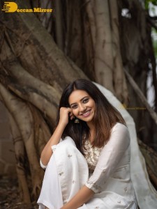 Telugu Actress Isha Chawla photoshoot