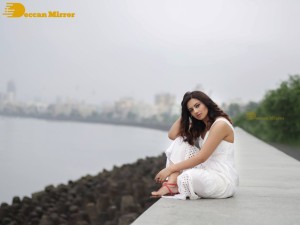 Telugu Actress Isha Chawla photoshoot