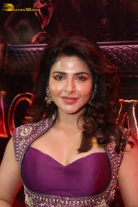 Iswarya Menon Picture Gallery 10