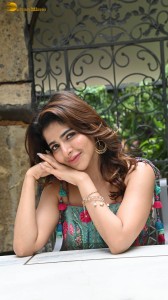 actress iswarya menon naughty photoshoot in the bushes