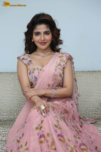 actress iswarya menon beautiful photoshoot in a pink dress