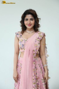 actress iswarya menon beautiful photoshoot in a pink dress