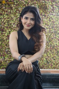 actress Iswarya Menon dressed in all black