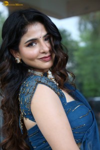actress Iswarya Menon beautiful in a blue dress