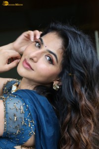 actress Iswarya Menon beautiful in a blue dress