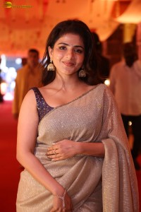 actress Iswarya Menon beautiful in a greyish white saree