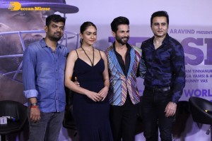 Jersey movie new trailer launch attended by Shahid Kapoor and Mrunal Thakur