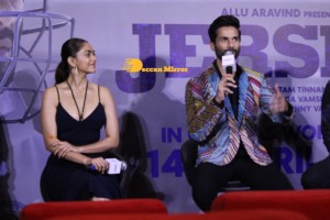 Jersey movie new trailer launch attended by Shahid Kapoor and Mrunal Thakur