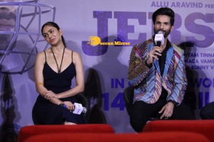 Jersey movie new trailer launch attended by Shahid Kapoor and Mrunal Thakur