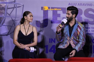 Jersey movie new trailer launch attended by Shahid Kapoor and Mrunal Thakur