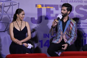 Jersey movie new trailer launch attended by Shahid Kapoor and Mrunal Thakur