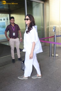 Actress Janhvi kapoor dressed in full white at the airport