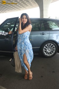 actress janhvi kapoor glamorous look in a blue summer dress