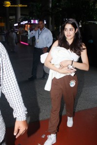 Sridevi’s daughter, actress, Janhvi Kapoor spotted at mumbai airport on july 5, 2023