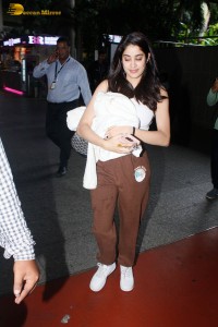 Sridevi’s daughter, actress, Janhvi Kapoor spotted at mumbai airport on july 5, 2023