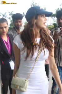 sridevi’s daughter and bollywood actress Janhvi Kapoor cute in a white dress