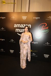 actress janhvi kapoor beautiful in a dress at an event