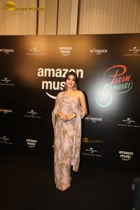 actress janhvi kapoor beautiful in a dress at an event