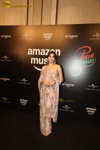 actress janhvi kapoor beautiful in a dress at an event