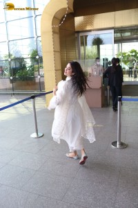 Bollywood Actress Janhvi Kapoor in a white salwar dress