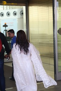 Bollywood Actress Janhvi Kapoor in a white salwar dress