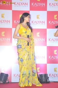 actress Janhvi Kapoor dances at Kalyan Jewellers Event