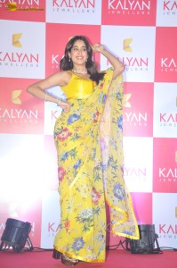 actress Janhvi Kapoor dances at Kalyan Jewellers Event