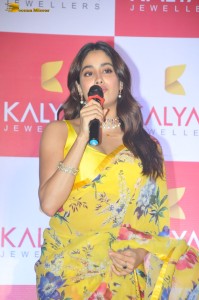 actress Janhvi Kapoor dances at Kalyan Jewellers Event
