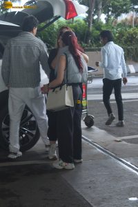 Indian tv actress jannat zubair chic look at mumbai airport