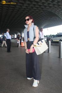 Indian tv actress jannat zubair chic look at mumbai airport