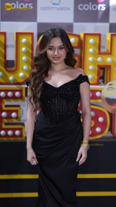 actress jannat zubair sexy in a black dress