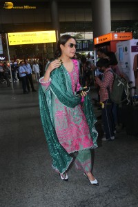 jasmin bhasin pretty in a salwar kameez at the airport