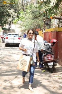 Javed Akhtar’s Holi Bash 2024 attended by Dia Mirza, Farhan Akhtar, Shibani Dandekar, Shabana Azmi, Jyotika, and others