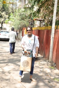 Javed Akhtar’s Holi Bash 2024 attended by Dia Mirza, Farhan Akhtar, Shibani Dandekar, Shabana Azmi, Jyotika, and others