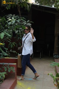 Javed Akhtar’s Holi Bash 2024 attended by Dia Mirza, Farhan Akhtar, Shibani Dandekar, Shabana Azmi, Jyotika, and others