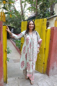 Javed Akhtar’s Holi Bash 2024 attended by Dia Mirza, Farhan Akhtar, Shibani Dandekar, Shabana Azmi, Jyotika, and others
